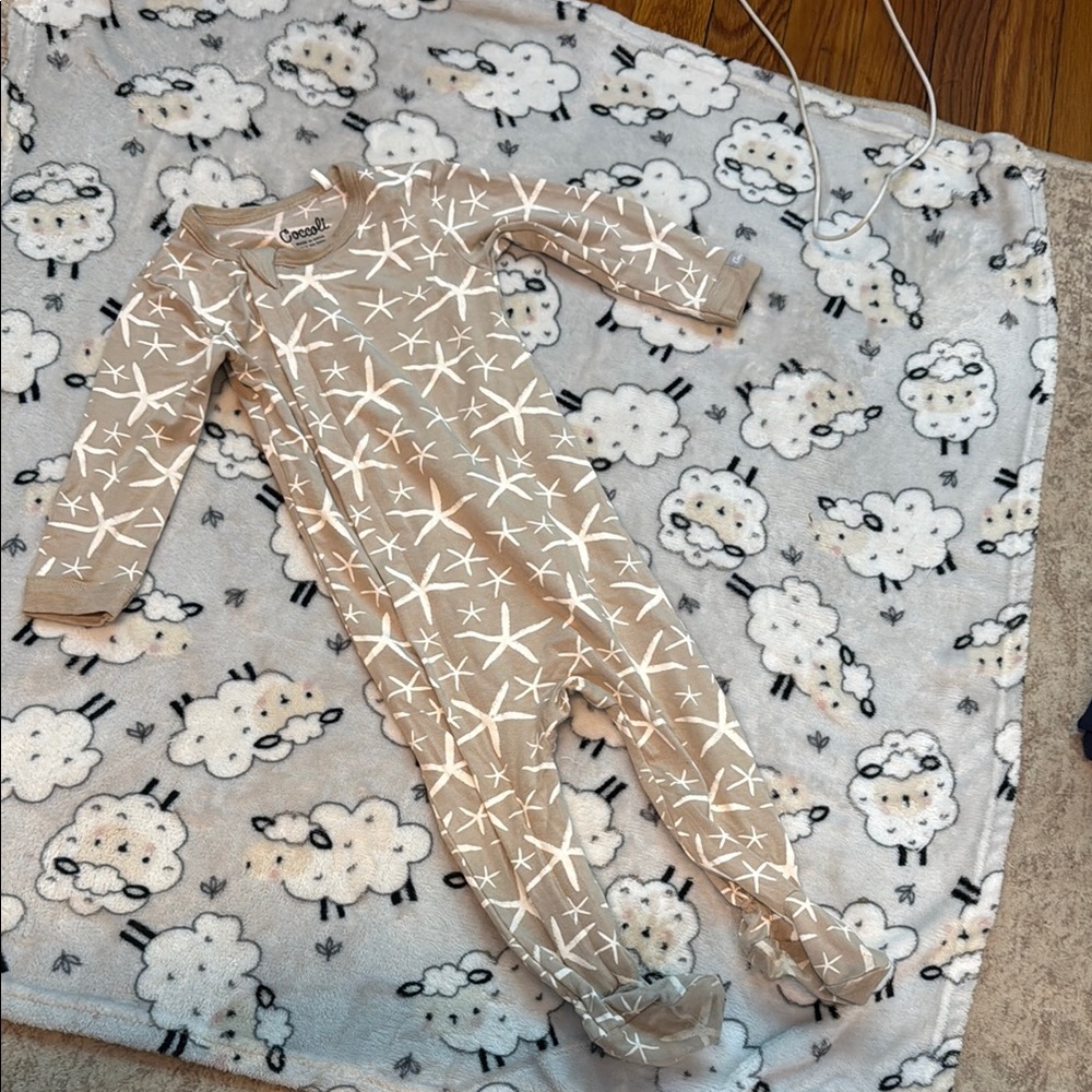 Baby starfish sleeper